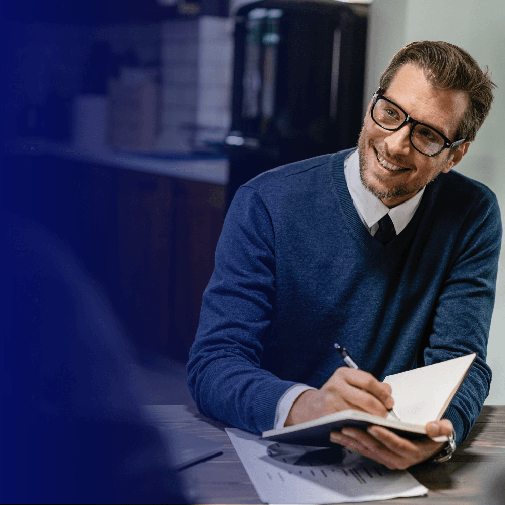 Abogado brindando orientación legal confiable